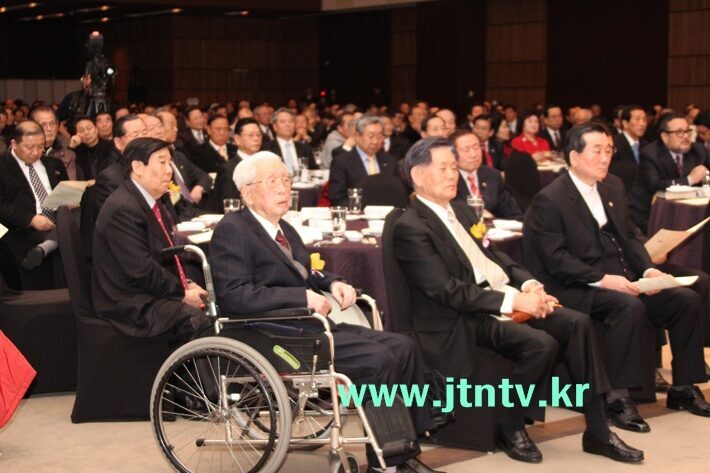 홍재철목사 취임행사 035 복사05.jpg