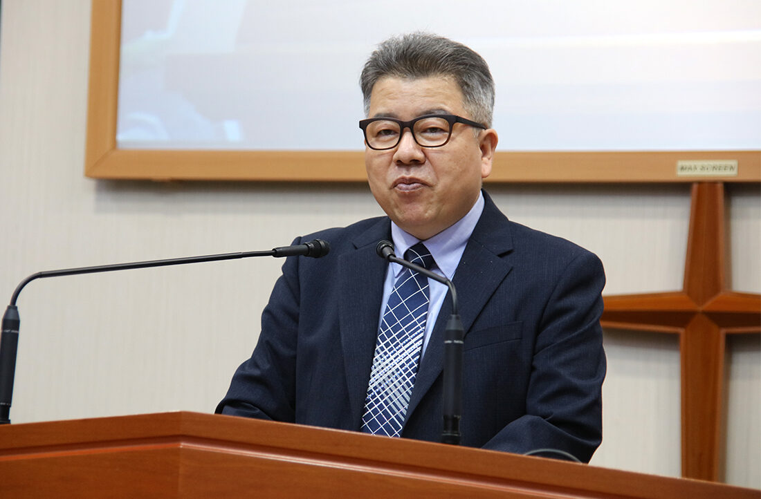 1부 설교 노회장 임예성 목사.jpg
