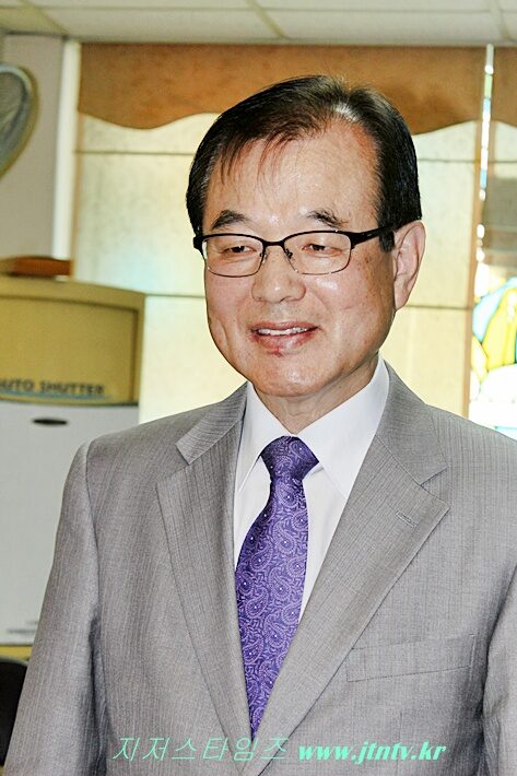 김운태총무 퇴임식02.jpg