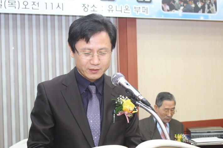 부총회장 이재갑 목사.jpg