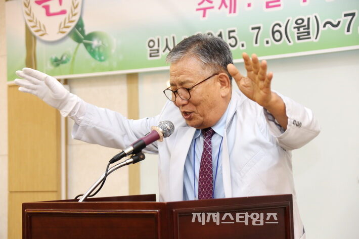 축도 호남노회장 김영국 목사.jpg