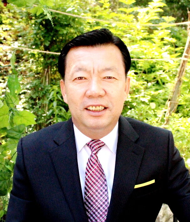 당회장 조강수 목사2.jpg