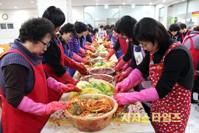 남현교회김장02.jpg