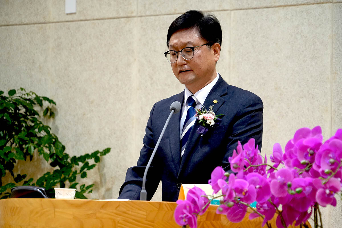 설교 노회장 이성현 목사1.jpg