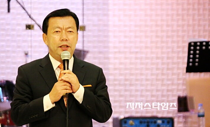 담임 조강수 목사004.jpg