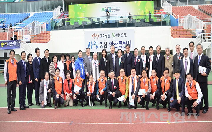단체사진002001.jpg