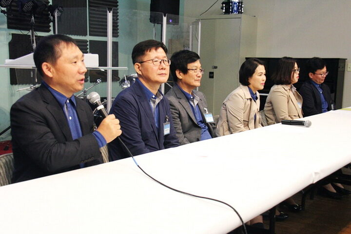 탈북민 목회자 눈물로1-01.jpg