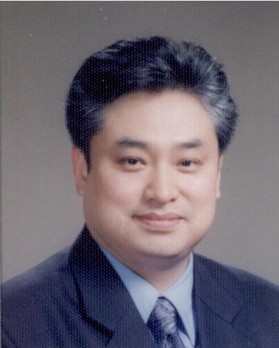2. 김창룡목사님.jpg