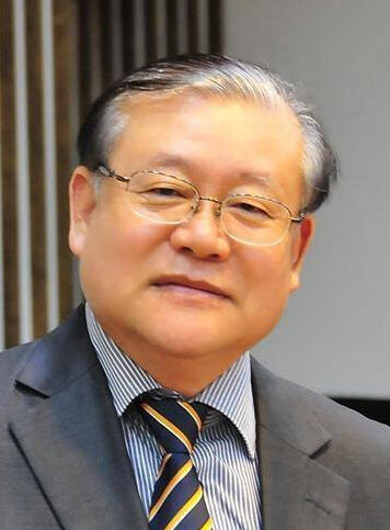 4 예수패밀리쳐치 담임목사 서명범.jpg