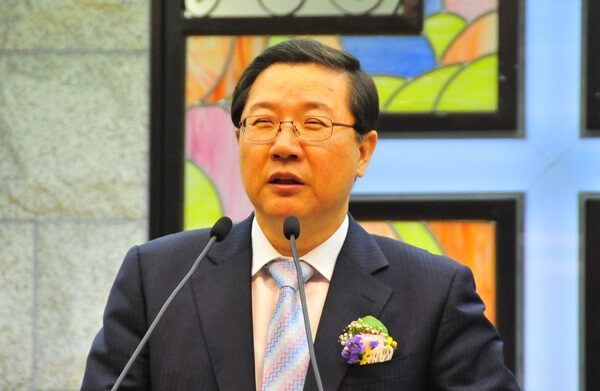 문용만 담임목사.jpg