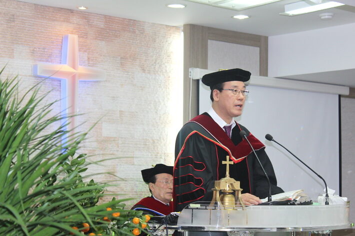 퓨리탄신대졸업003.jpg