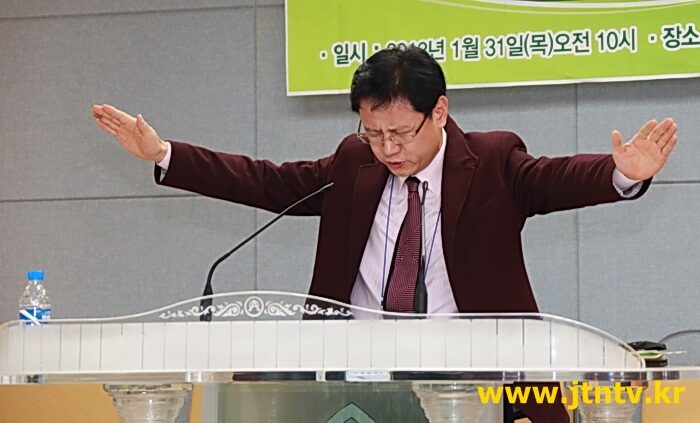 축도 총회장 이재갑 목사1008.jpg
