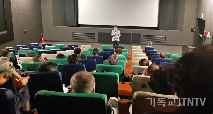 시사회-2012.jpg