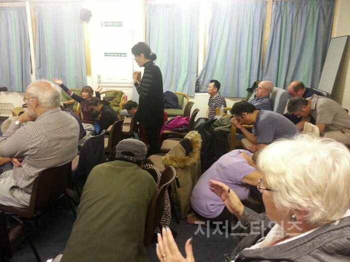2014 CTS 영국기도원정대_연합 철야기도회02.jpg