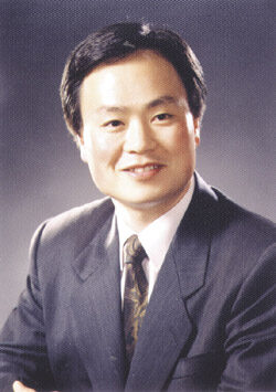 담임 박용학 목사.jpg