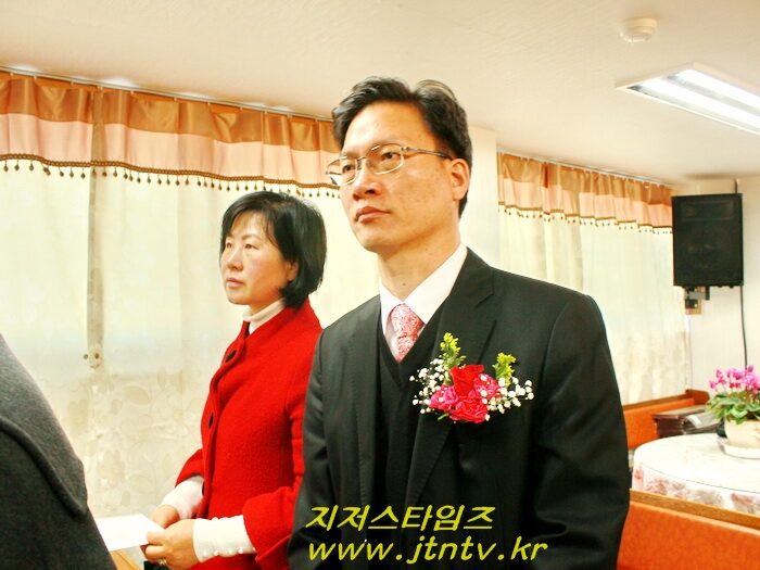 하늘샘교회이전예배007.jpg