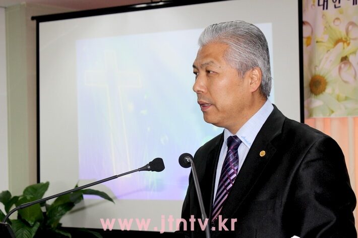 노회장 곽동훈 목사-02.jpg