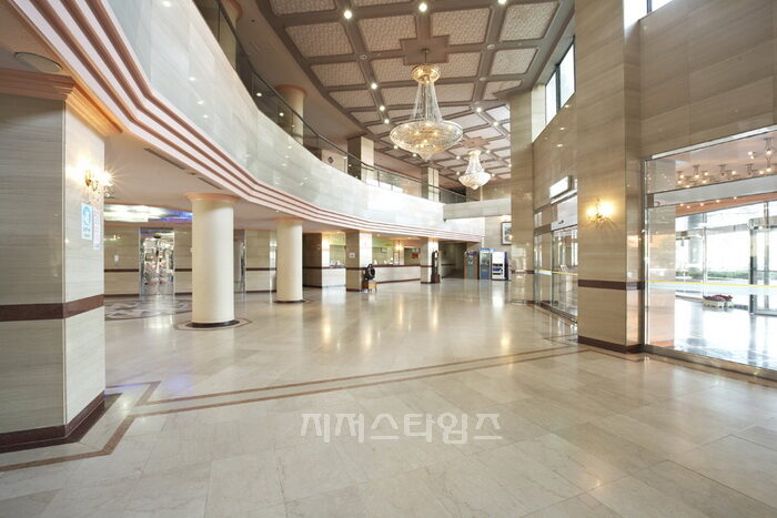로비01.jpg