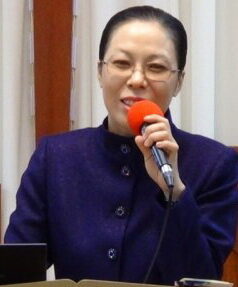 탕자의 삶 설교하는 김지혜 목사 2.jpg